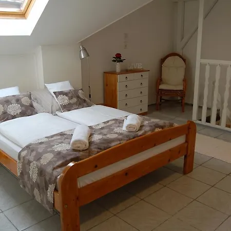 Rose Apartment